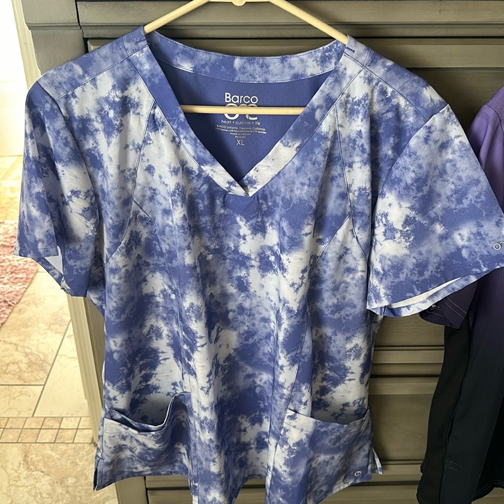 Scrub top